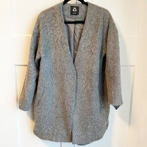 Titika Activewear outdoor Jacket with faux fur - Size XL